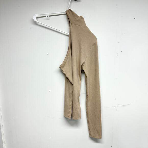 Lulu's Women Tank Halter Neck One Sleeve Ribbed Top Size Medium NWT - Picture 3 of 3